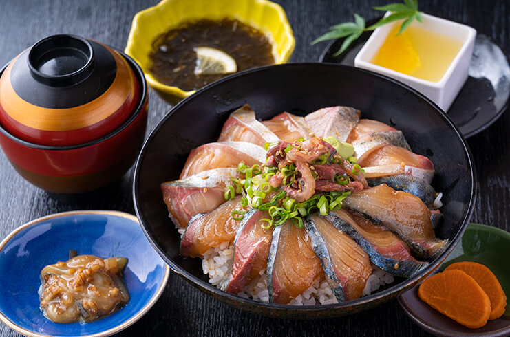 Qサバ漬け丼